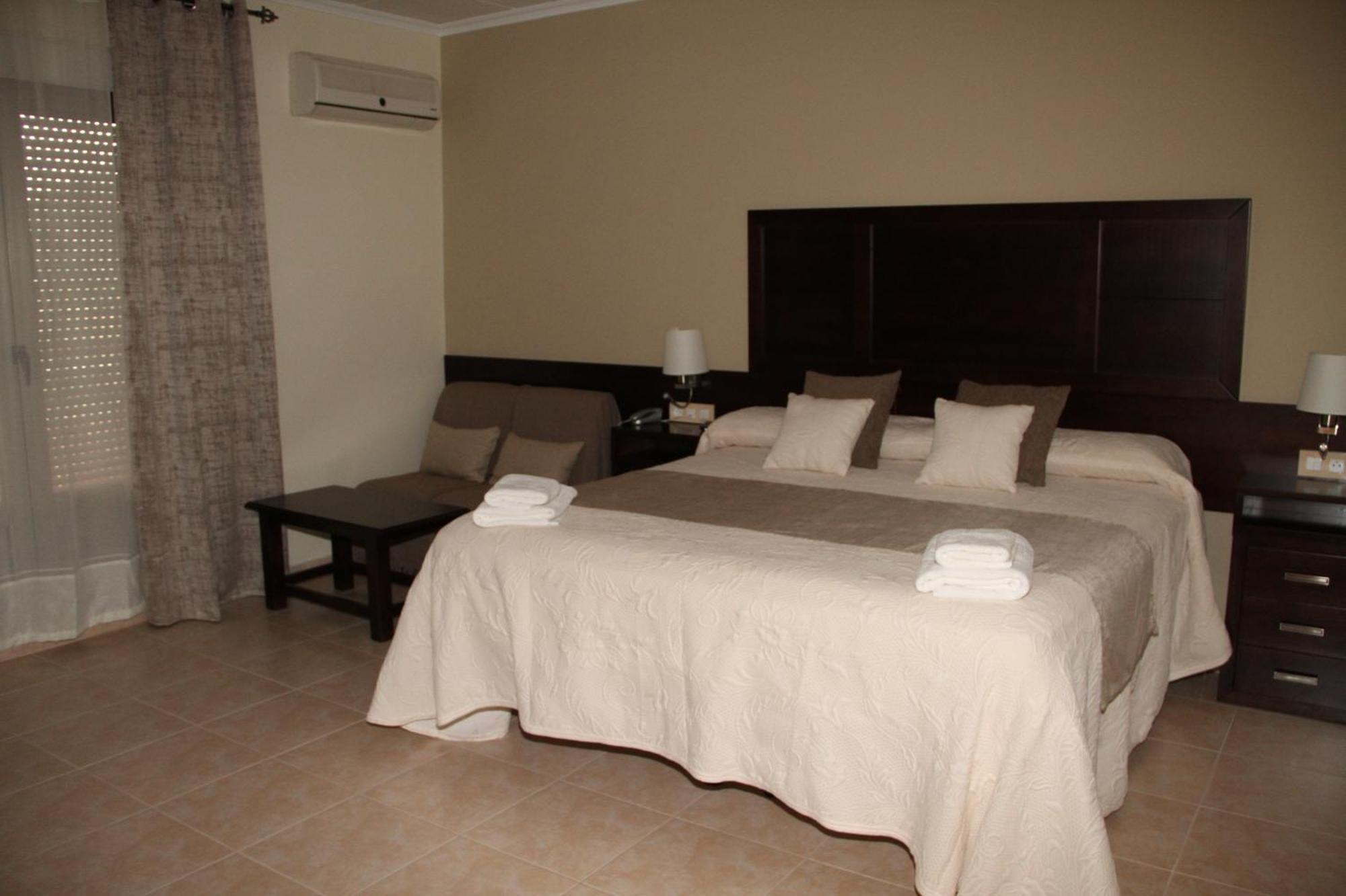 Hotel Don Juan Puente de Génave Екстериор снимка